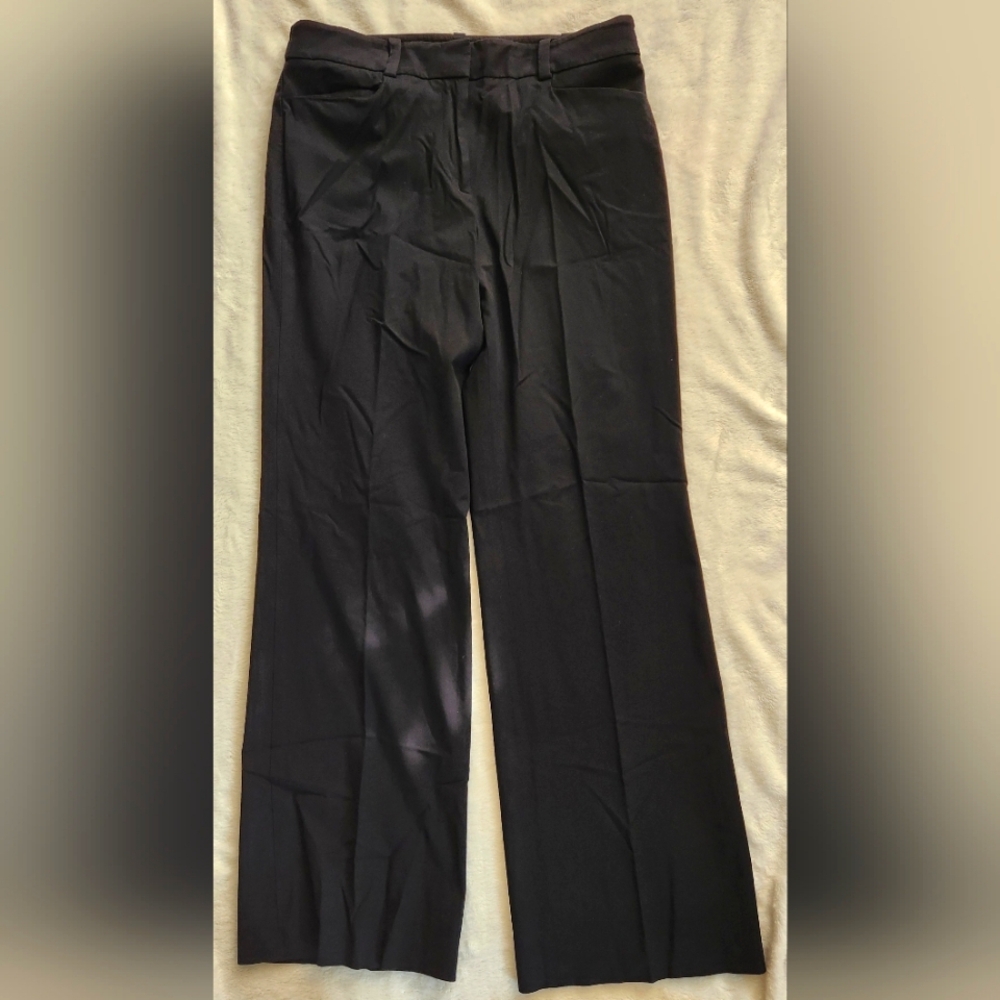 Like new! Ann Taylor Black Pants. Size 6.